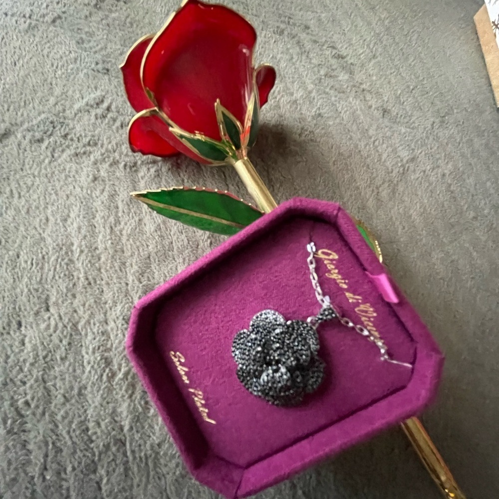 Women’s necklace, black rose necklace,Silver Plated Black Flower Necklace - Picture 2 of 10